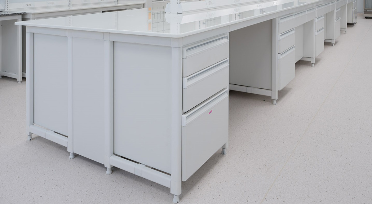 為什麼選擇凱頂的鋁鎂矽合金骨架實驗桌？